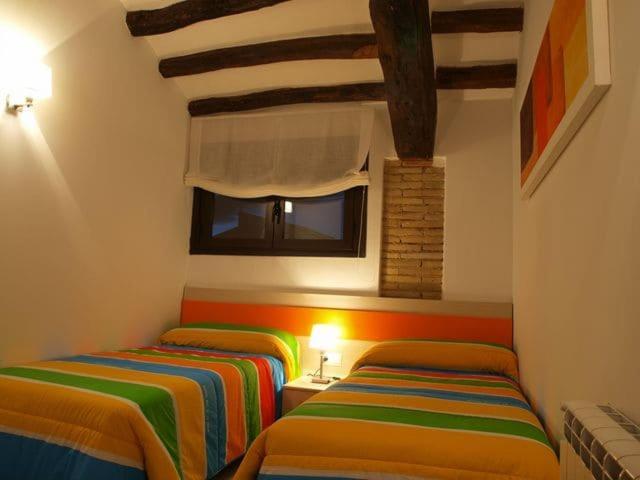 Apartamentos Berdiel Casbas de Huesca エクステリア 写真